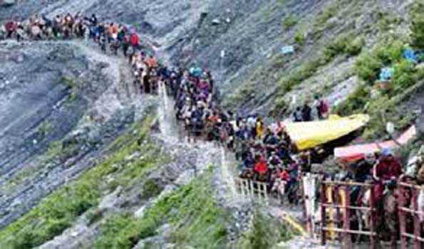 जम्मू आधार शिविर से 6684 अमरनाथ तीर्थयात्री रवाना