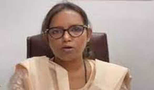 वायरल वीडियो मामला: वर्षा ने की सोमैया के खिलाफ कार्रवाई की मांग