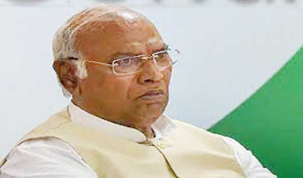 मणिपुर को लेकर संवैधानिक जिम्मेदारी भूल गए मोदी: खडगे
