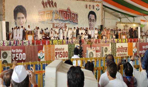 पैसों से खरीदी सरकार की नीयत भी वैसी, महाकाल की मूर्तियां भी नहीं छोड़ीं : प्रियंका