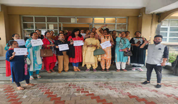 मणिपुर में महिलाओं पर अत्याचार के विरोध में कांग्रेस का प्रदर्शन