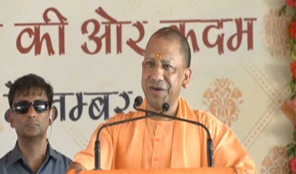 बेटियों की सुरक्षा के साथ खिलवाड़ करने वाला रसातल में जाएगा : योगी