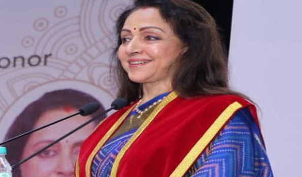 हेमा मालिनी ने सात हजार बच्चों के लिए की रसोई की शुरुआत