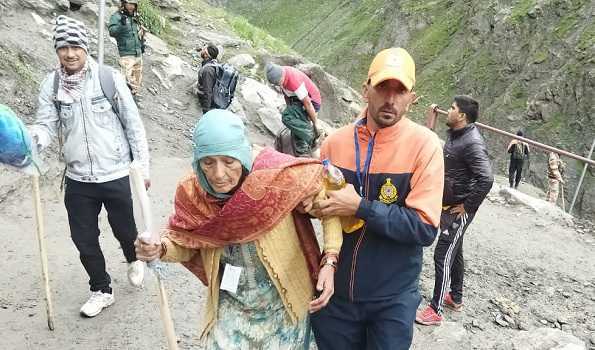 जम्मू आधार शिविर से 3898 तीर्थयात्रियों का नया जत्था रवाना