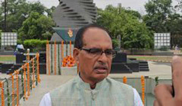 वो सीमा पर थे, इसलिए आज हम हैं : शिवराज