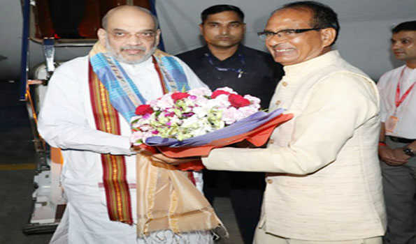 शाह का भोपाल आगमन, मुख्यमंत्री ने किया स्वागत