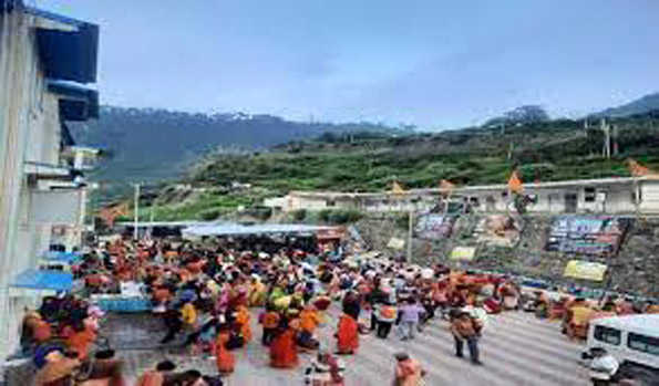 जम्मू आधार शिविर से 2155 तीर्थयात्रियों का नया जत्था रवाना