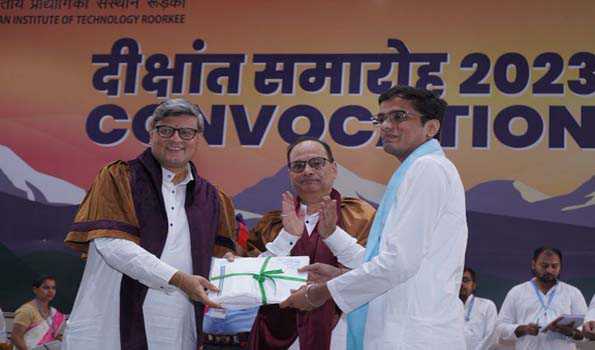 आईआईटी के भव्य दीक्षांत समारोह में 1916 विद्यार्थियों को मिली उपाधि व पदक