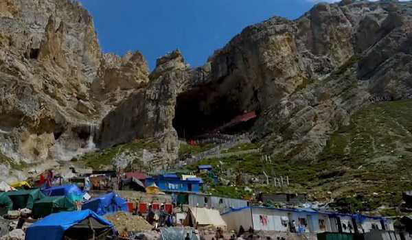 अमरनाथ तीर्थयात्रियों का 28वां जत्था जम्मू आधार शिविर से रवाना