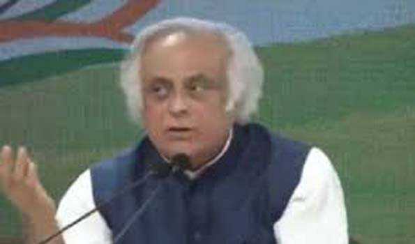 पेट्रोल डीजल का मुनाफा लोगों में बांटे सरकार : कांग्रेस
