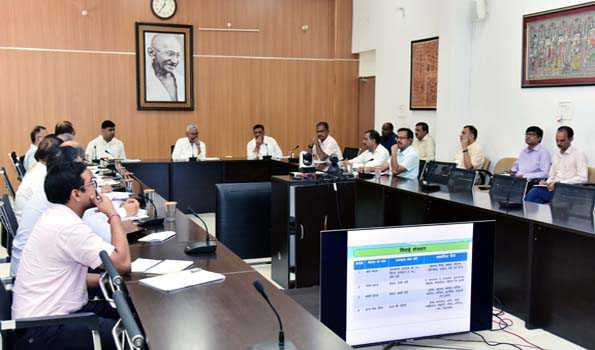 अधिक-से-अधिक क्षेत्रों में सिंचाई की व्यवस्था कराएं ताकि किसानों को हो सहूलियत : नीतीश