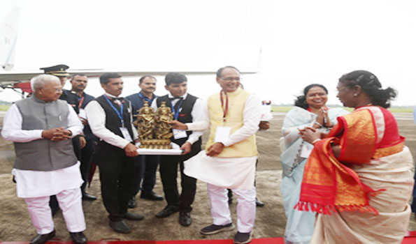 द्रौपदी मुर्मू को पटेल और शिवराज ने दी विदायी