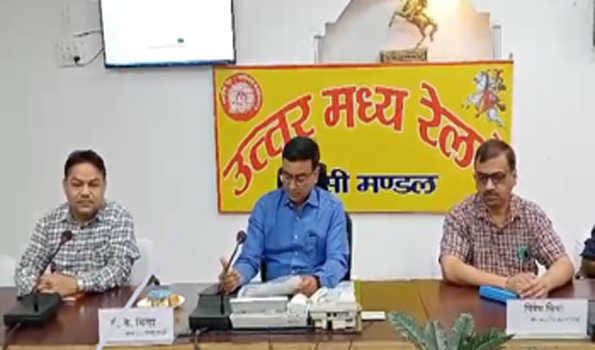 वीरांगना लक्ष्मीबाई रेलवे स्टेशन के पुनर्विकास की आधारशिला रखेंगे मोदी: दीपक कुमार