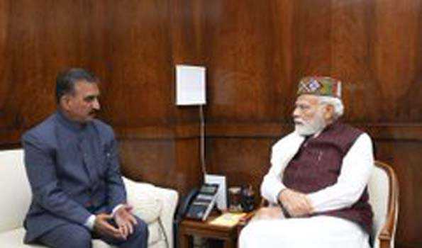 सुक्खू ने की मोदी से मुलाकात कर मांगी मदद