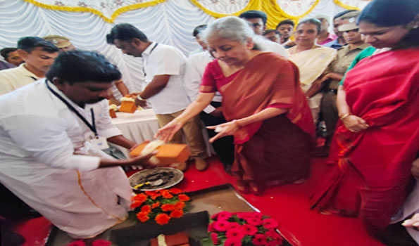 सीतारमण ने तमिलनाडु के आदिचनल्लूर में पुरातत्व संग्रहालय की आधारशिला रखी