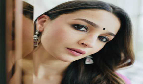 आलिया भट्ट ने फिल्म डार्लिंग्स का बीटीएस वीडियो शेयर किया