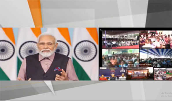 मोदी ने किया यूपी के 55 स्टेशनों के पुनर्विकास कार्य का किया शिलांयास