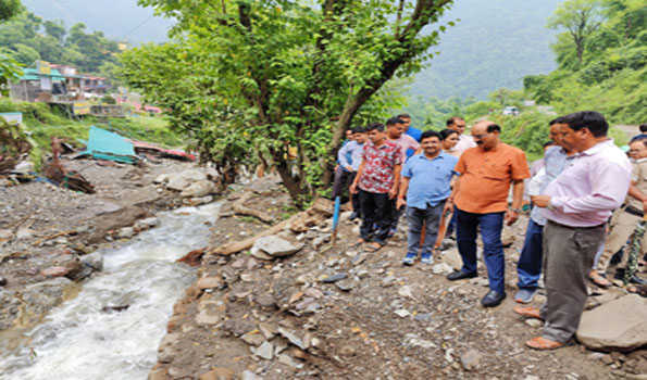टिहरी,देहरादून के अतिवृष्टि प्रभावित क्षेत्र में उनियाल का दौरा