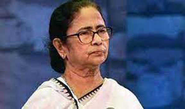 बंगाल के राज्यपाल आजकल खूब उपदेश दे रहे हैं: ममता