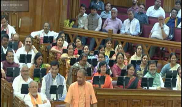 आपके लिये किसान और गरीब वोट बैंक और हमारे लिये परिवार: योगी