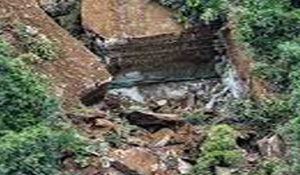चीन के शानक्सी में भूस्खलन से दो लोगों की मौत 16 लापता