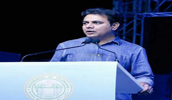 केटीआर ने निज़ाम कॉलेज में छात्रावास की आधारशिला रखी