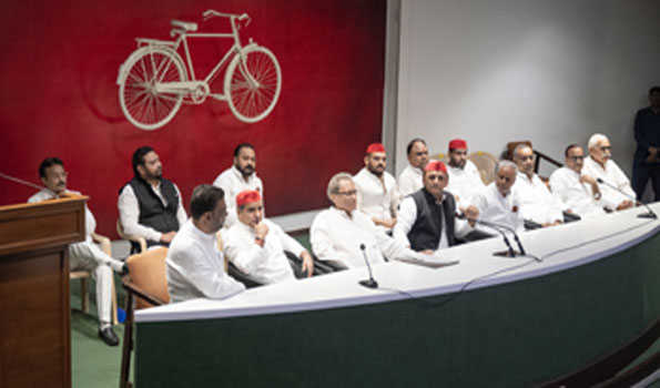 प्रदेश में भ्रष्टाचार और मंहगाई चरम पर, हर वर्ग त्रस्त: अखिलेश