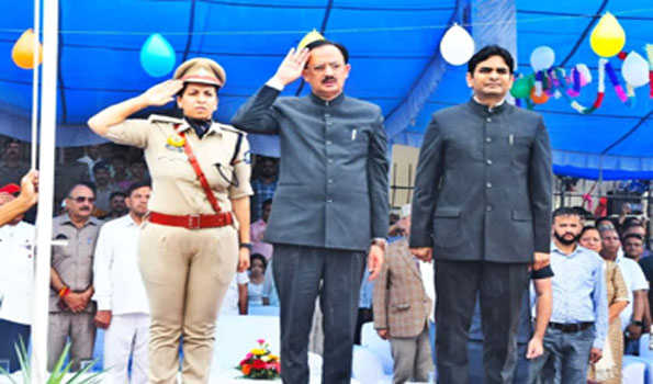 हर्षवर्धन चौहान ने स्वतंत्रता सेनानियों को किया नमन