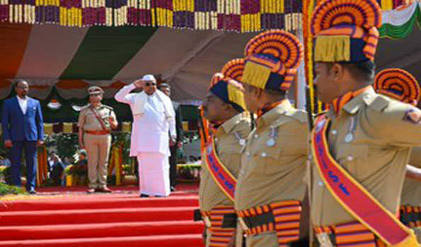 देश पिछले कुछ वर्षों से संकट का सामना कर रहा है: सिद्दारमैया