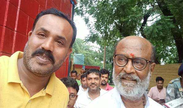 झारखंड के मां छिन्नमस्तिके मंदिर में सुपरस्टार रजनीकांत ने की पूजा-अर्चना