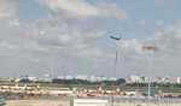 वियतनाम का विमानन उद्योग मानव संसाधन की कमी का कर रहा सामना