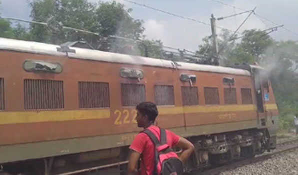 उदयपुर-खजुराहो ट्रेन के इंजन से निकला धुंआ,टला बड़ा हादसा