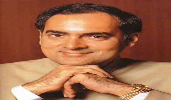 सद्भावना दिवस पर राजीव गांधी को दी श्रद्धांजलि