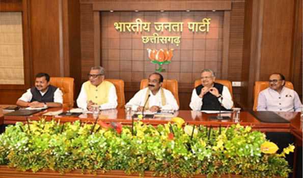 माथुर ने भाजपा प्रत्याशियों को दी विनम्र रहने की सलाह