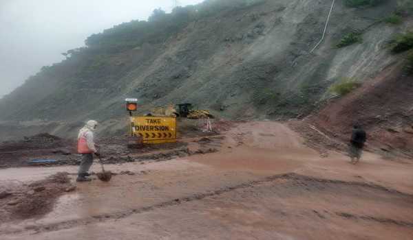 हिमाचल प्रदेश: भूस्खलन के कारण राष्ट्रीय राजमार्ग पर वाहनों की आवाजाही बंद