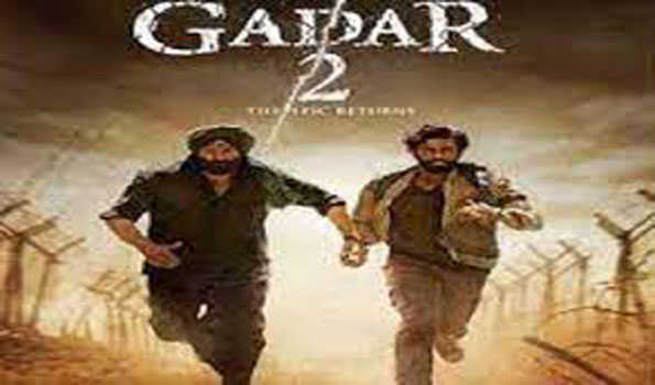गदर 2 ने 400 करोड़ की कमाई की
