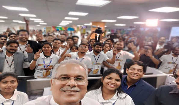 भूपेश ने अपने जन्मदिन पर युवाओं को दिया बीपीओ का तोहफा