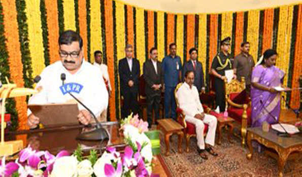 महेन्द्र रेड्डी ने तेलंगाना में कैबिनेट मंत्री के रूप में ली शपथ