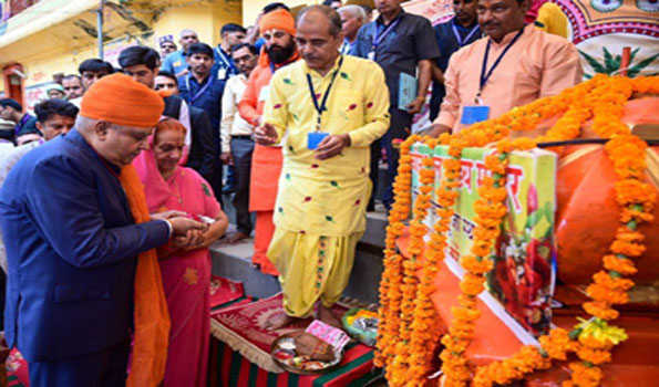 धनखड़ ने सूर्य मंदिर लोहर्गल धाम के किए दर्शन