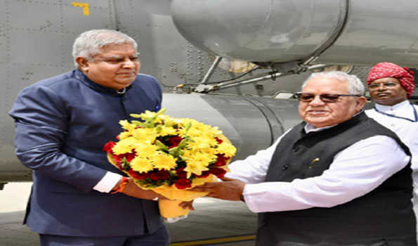 मिश्र ने धनखड़ की जयपुर हवाई अड्डे पर की अगवानी