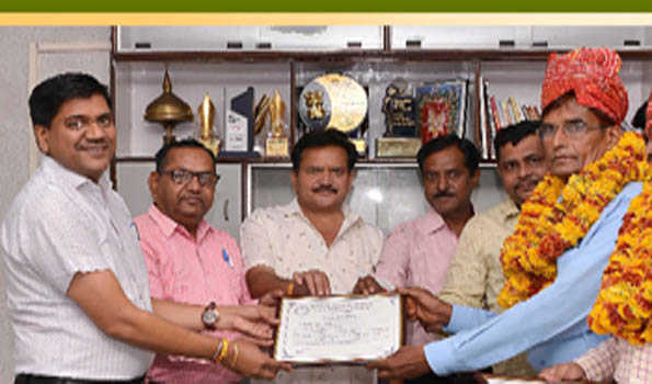 सूचना एवं जनसम्पर्क विभाग के उपनिदेशक के एल मीना को सेवानिवृत्ति पर दी विदाई