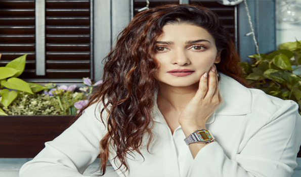 प्राची देसाई का नया गाना लफ्ज़ भीगे हैं रिलीज़
