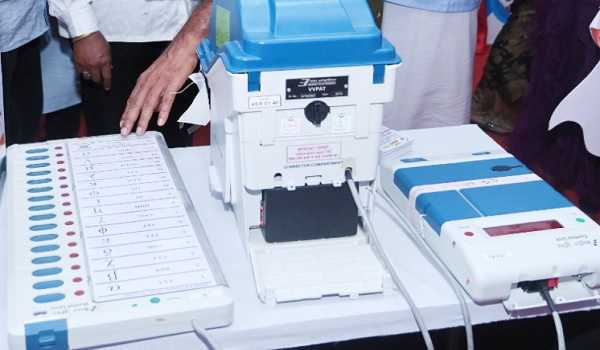 पुथुपल्ली उपचुनाव की मतगणना शुरू