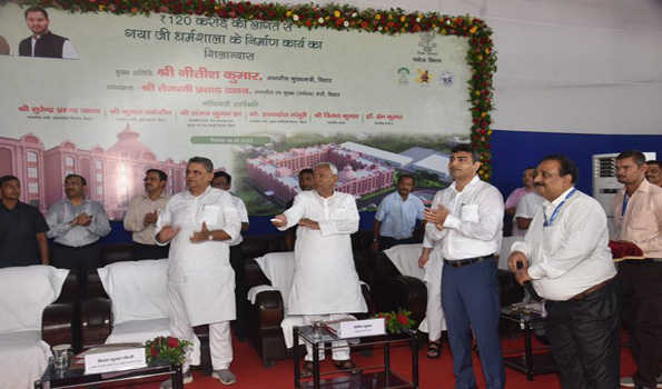 तीर्थयात्रियों को अत्याधुनिक सुविधाएं देने के लिए सरकार प्रयासरत : नीतीश
