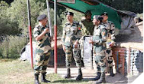 बीएसएफ एसडीजी ने एलओसी का किया दौरा