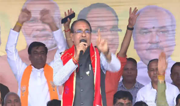 धर्म को अपमानित करने का कांग्रेस का षड्यंत्र किसी भी कीमत पर नहीं चलने दिया जाएगा: शिवराज