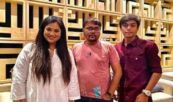 रिचा शर्मा ने खेसारीलाल यादव की फिल्म 