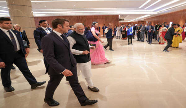 मोदी और मैक्रॉन ने की द्विपक्षीय सम्बन्धों को और मजबूत बनाने पर चर्चा