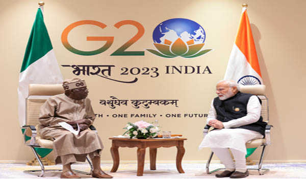 मोदी ने की नाइजीरिया के राष्ट्रपति के साथ बैठक