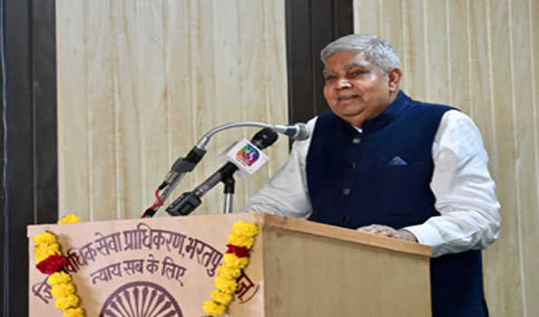 जनप्रतिनिधियों से मांगे जवाबदेही ताकि उनका आचरण बने अनुकरणीय: धनखड़